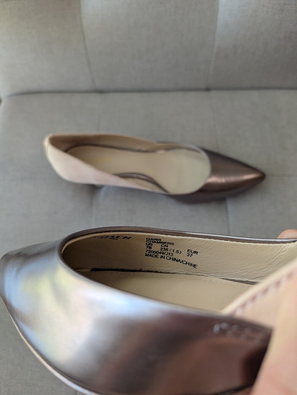 COACH Chambers Rose Two-Tone Pointed Toe Mid Heel Pumps Nude Metallic Size 7B - Picture 10 of 13